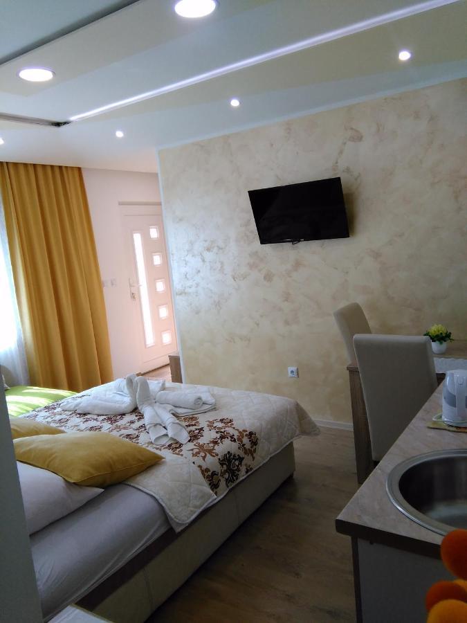 טרביניה Apartmani Slado מראה חיצוני תמונה