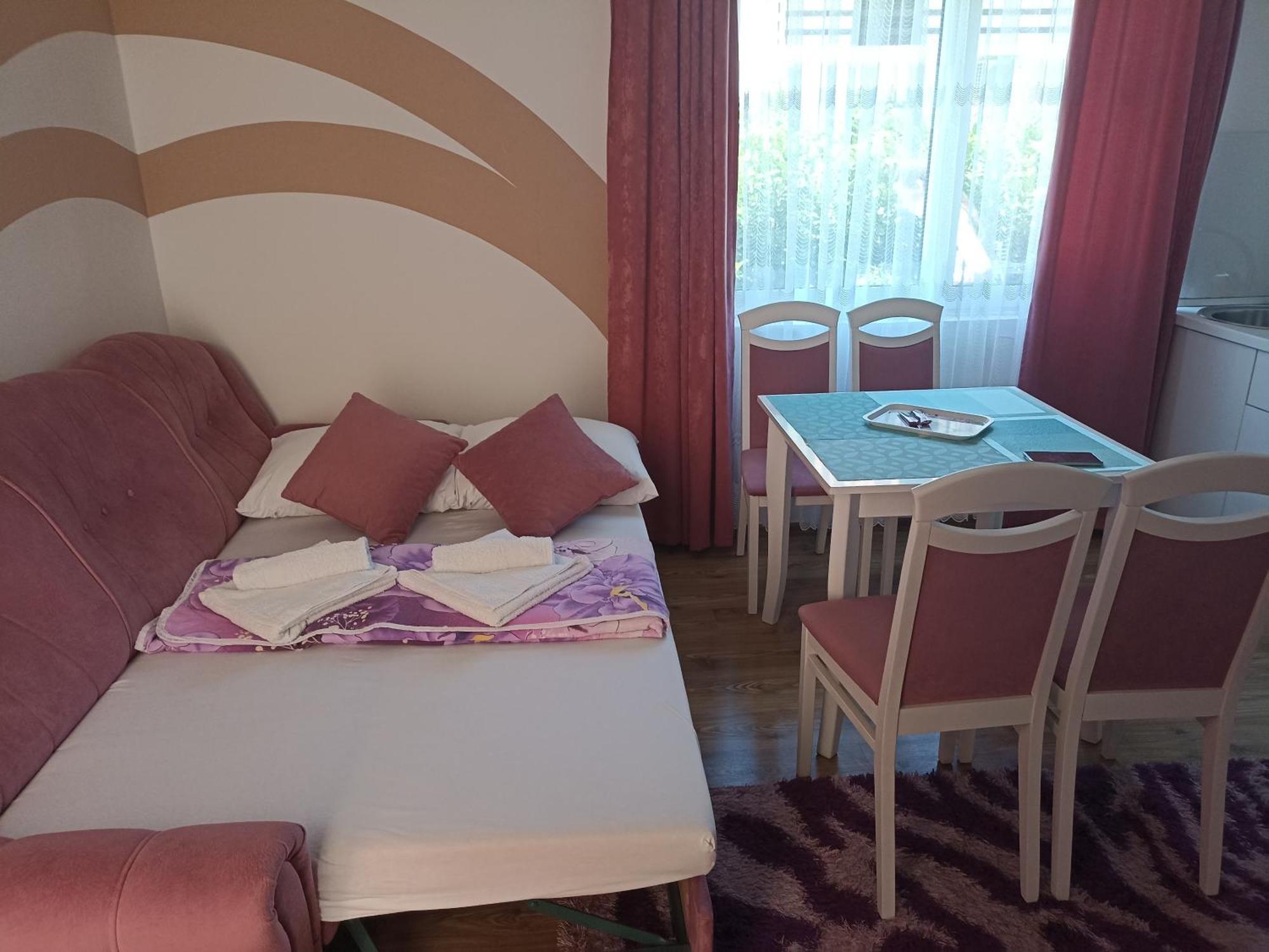 טרביניה Apartmani Slado מראה חיצוני תמונה