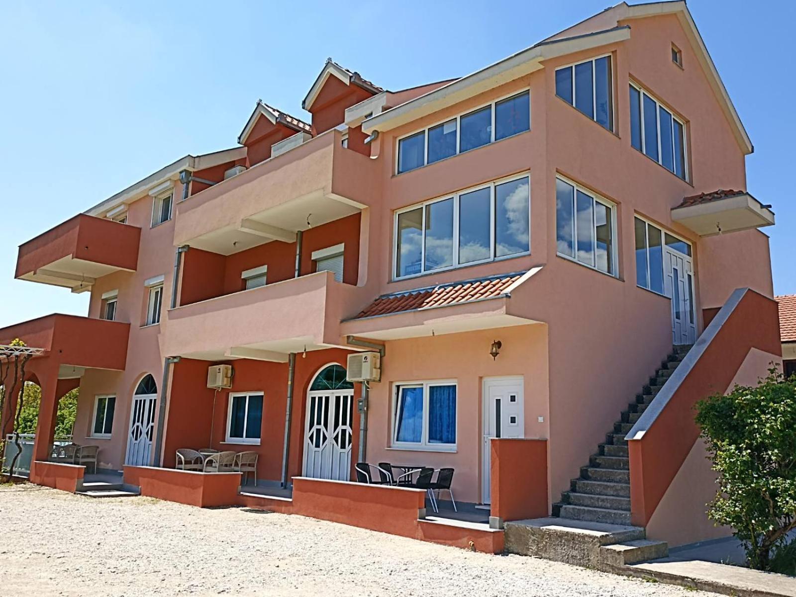 טרביניה Apartmani Slado מראה חיצוני תמונה